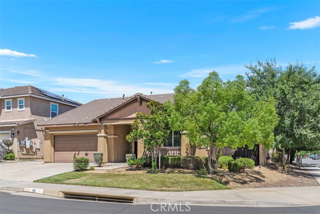 96 Luna Avenue, Beaumont CA: https://media.crmls.org/medias/3e494a81-a20f-4920-9bb8-d7a2b03d167b.jpg