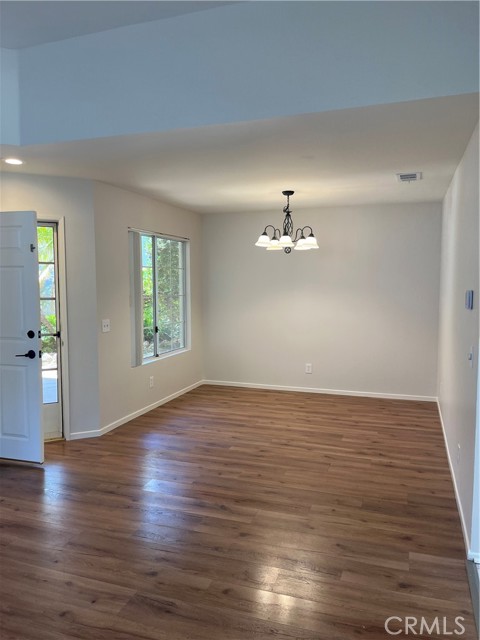 539 Siskin Place, Simi Valley CA: https://media.crmls.org/medias/3e49729e-70d1-440f-b50d-1d9af73d8af9.jpg