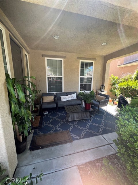 6686 Sand Dunes Street, Eastvale CA: https://media.crmls.org/medias/3e4a5171-978b-404e-aa49-da6a79ad3af9.jpg