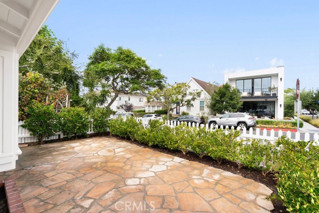 Detail Gallery Image 15 of 17 For 438 Acacia Ave, Corona Del Mar,  CA 92625 - 2 Beds | 1 Baths