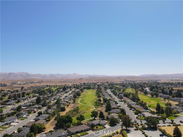 208 Luna Way, Hollister CA: https://media.crmls.org/medias/3e4ad3cd-7bfc-41a2-8a6f-b9c34f19eef5.jpg