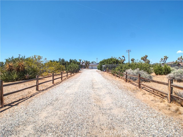 Detail Gallery Image 5 of 27 For 5126 Canton St, Yucca Valley,  CA 92284 - 2 Beds | 2 Baths