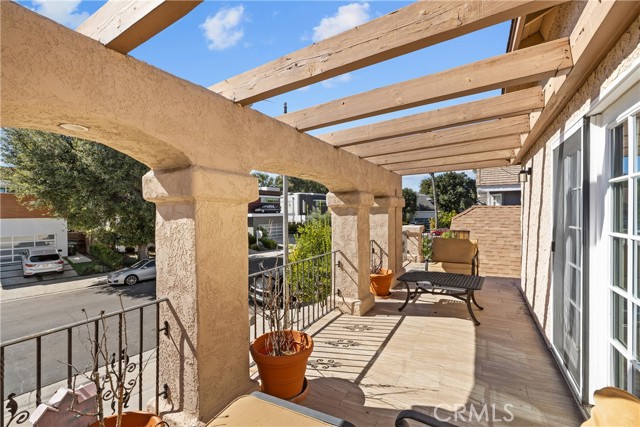 Detail Gallery Image 23 of 35 For 16513 Moorpark St, Encino,  CA 91436 - 5 Beds | 5/1 Baths