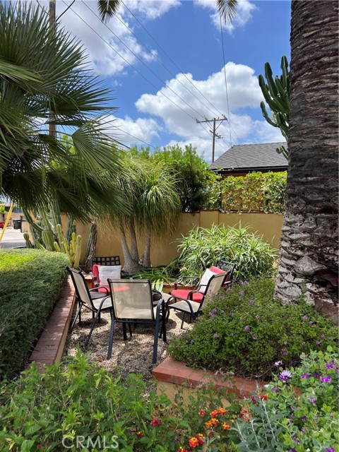 Detail Gallery Image 2 of 14 For 392 N Batavia St, Orange,  CA 92868 - 5 Beds | 3 Baths