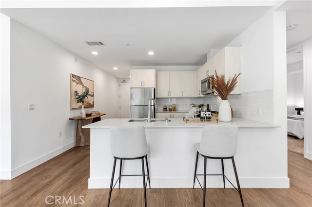 709 E Walnut Street, Pasadena CA: https://media.crmls.org/medias/3e4c46fd-769a-450f-afbf-7825c6e6a515.jpg
