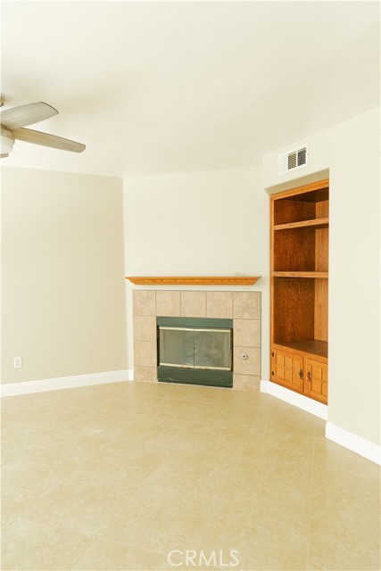 Image 4 of 37 For 852 Saint James Drive