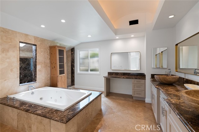 Detail Gallery Image 18 of 44 For 11 N Vista De Catalina, Laguna Beach,  CA 92651 - 4 Beds | 2/1 Baths