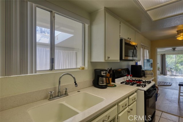 Detail Gallery Image 16 of 46 For 22621 Camp Dr, Tehachapi,  CA 93561 - 2 Beds | 2 Baths