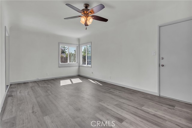 Detail Gallery Image 2 of 15 For 8750 Greenfield Park Dr, Bakersfield,  CA 93307 - 2 Beds | 1 Baths