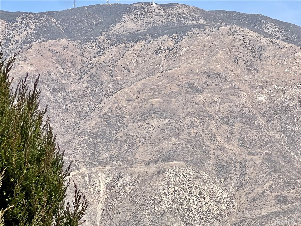 https://media.crmls.org/medias/3e4fa0de-81f3-4d00-b717-080e4a2ef985.jpg?preset=X-Large
