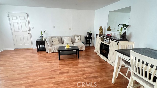 Detail Gallery Image 4 of 15 For 13059 Pierce St, Pacoima,  CA 91331 - 2 Beds | 1 Baths