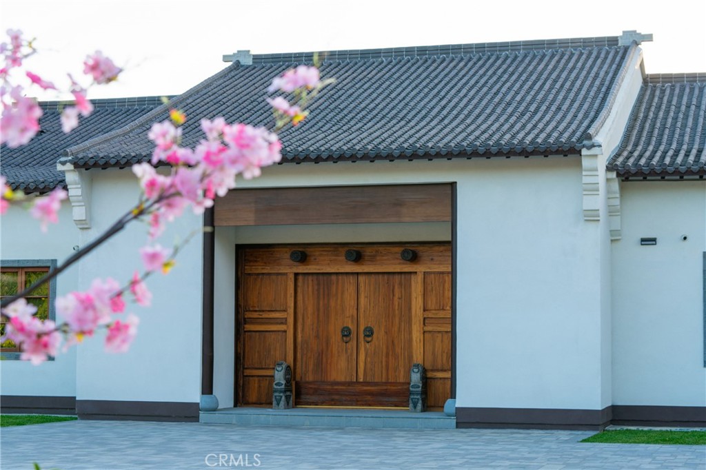 https://media.crmls.org/medias/3e507090-2f6e-497a-b863-80530b5adc20.jpg?preset=X-Large