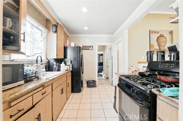 Detail Gallery Image 14 of 38 For 1912 W 76th St, Los Angeles,  CA 90047 - 3 Beds | 1/1 Baths