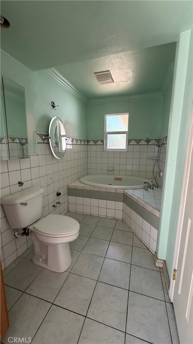 https://media.crmls.org/medias/3e516a48-660c-4d29-880d-350fb73951d3.jpg?preset=X-Large