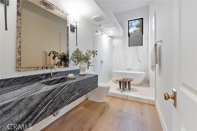 Detail Gallery Image 37 of 61 For 3250 Coldwater Canyon Ave, Studio City,  CA 91604 - 4 Beds | 4 Baths