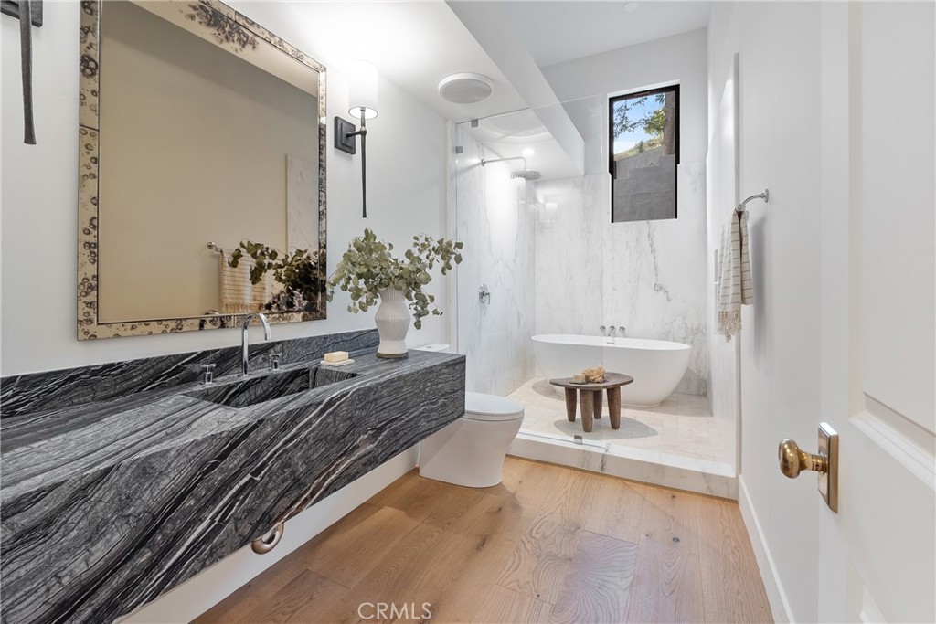 3250 Coldwater Canyon AvenueStudio City img 2