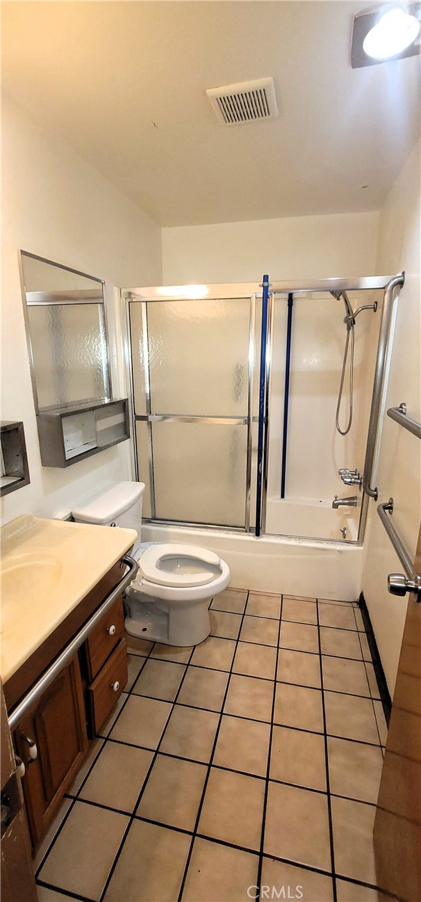 14805 Chase Street, Panorama City CA: https://media.crmls.org/medias/3e51a2af-f280-49f8-83ce-2e6be1594c3e.jpg
