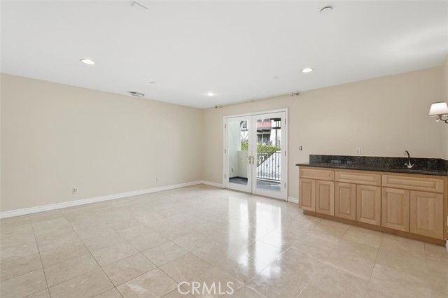 Detail Gallery Image 13 of 49 For 233 S Irena #1,  Redondo Beach,  CA 90277 - 4 Beds | 3 Baths