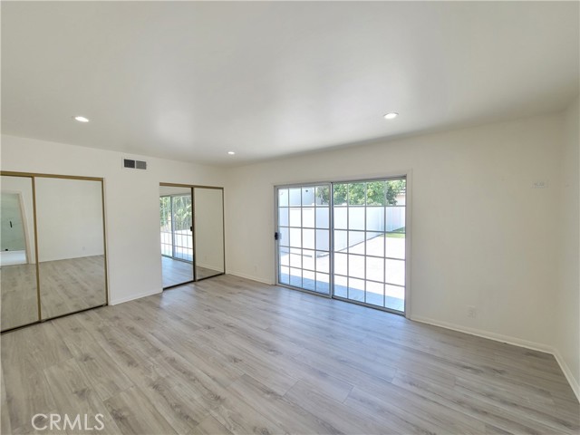 18001 Osborne Street, Sherwood Forest CA: https://media.crmls.org/medias/3e530e64-2f7a-449b-b520-201a43d5f773.jpg