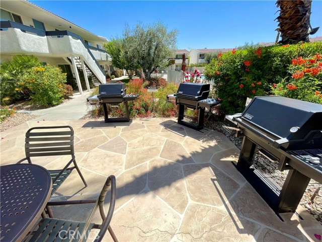 Detail Gallery Image 15 of 49 For 1950 S Palm Canyon Dr #120,  Palm Springs,  CA 92264 - 2 Beds | 2 Baths