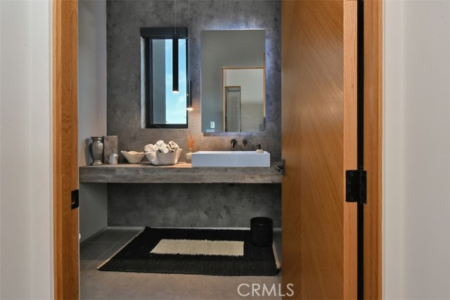 Detail Gallery Image 19 of 36 For 14753 Round Valley, Sherman Oaks,  CA 91403 - 4 Beds | 5 Baths