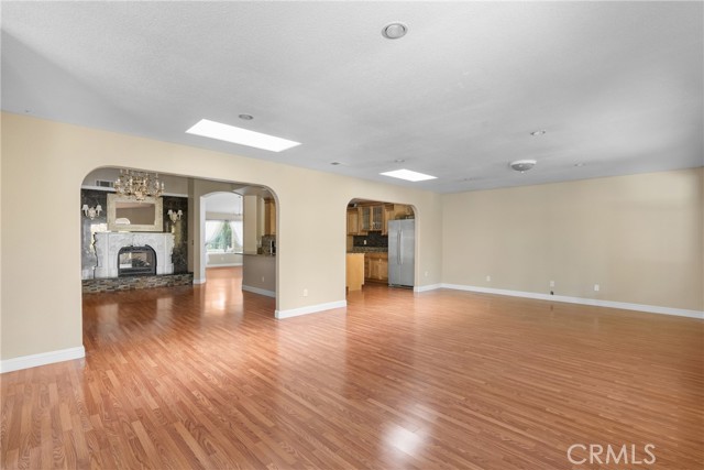 Detail Gallery Image 21 of 59 For 527 San Antonio Dr, Santa Maria,  CA 93455 - 4 Beds | 3 Baths