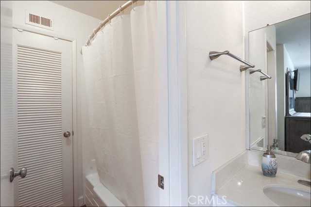 23068 Via Cereza, Mission Viejo CA: https://media.crmls.org/medias/3e56902f-731e-40f4-a4f2-97f583cd4945.jpg