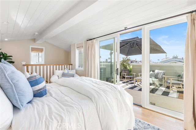 Detail Gallery Image 33 of 37 For 220 Coral, Newport Beach,  CA 92662 - 3 Beds | 3/1 Baths
