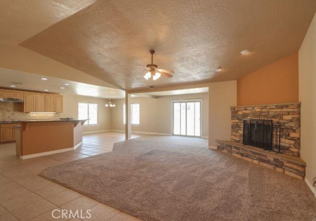 Detail Gallery Image 5 of 23 For 19904 Talihina Rd, Apple Valley,  CA 92307 - 3 Beds | 2/1 Baths