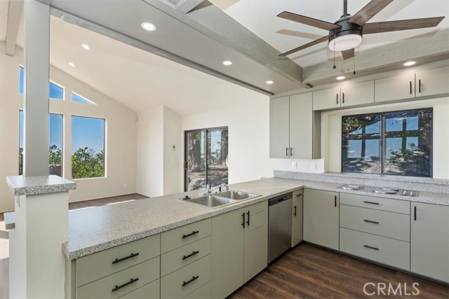 33052 Piedras Grandes, Green Valley Lake CA: https://media.crmls.org/medias/3e569e5f-5cc6-4141-a81d-9d500b445e38.jpg