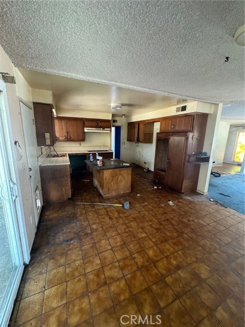 11502 Valjean Avenue photo 3