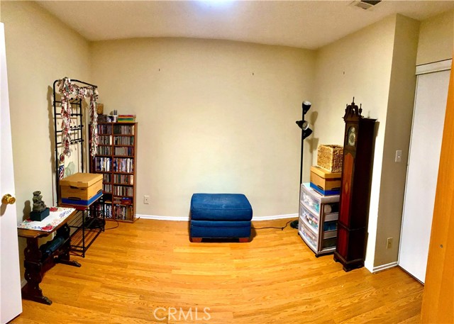 526 W Avenue J5, Lancaster CA: https://media.crmls.org/medias/3e57767f-2b4c-44fb-9491-f40229308f24.jpg
