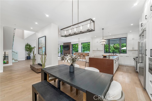 4706 Katherine Avenue, Sherman Oaks CA: https://media.crmls.org/medias/3e57f39b-6a9c-4424-9944-9c29f958bab3.jpg