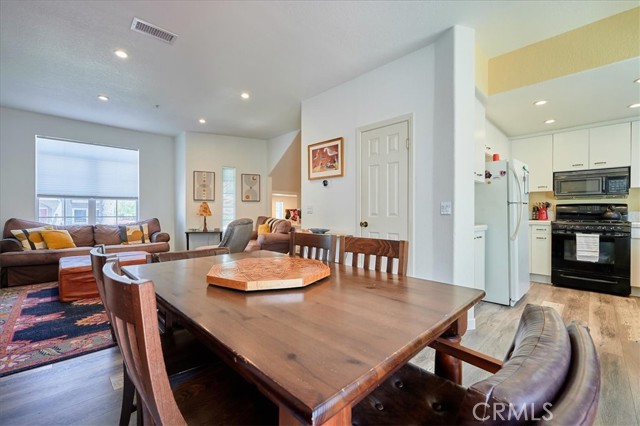 Detail Gallery Image 10 of 35 For 825 N Cleveland St #F,  Oceanside,  CA 92054 - 2 Beds | 2/1 Baths