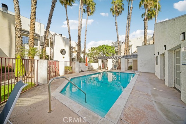 Detail Gallery Image 31 of 36 For 20155 Keswick St #112,  Winnetka,  CA 91306 - 2 Beds | 2/1 Baths