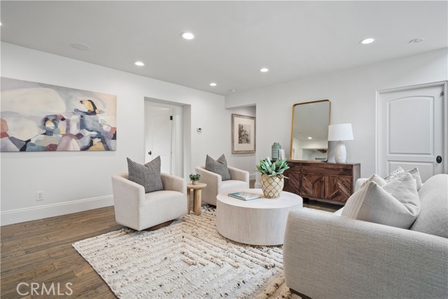 Detail Gallery Image 28 of 66 For 110 via Trieste, Newport Beach,  CA 92663 - 5 Beds | 5/1 Baths