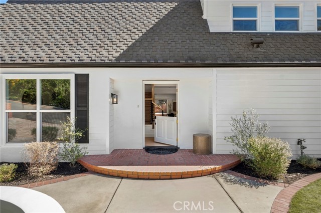 Detail Gallery Image 5 of 38 For 10222 Deerhill, Santa Ana,  CA 92705 - 4 Beds | 2/1 Baths