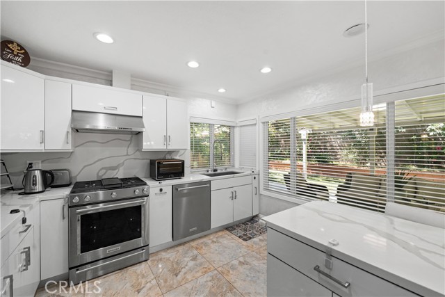 25515 Novela Way, Valencia CA: https://media.crmls.org/medias/3e599107-035d-4f19-b017-1c1b805f1676.jpg