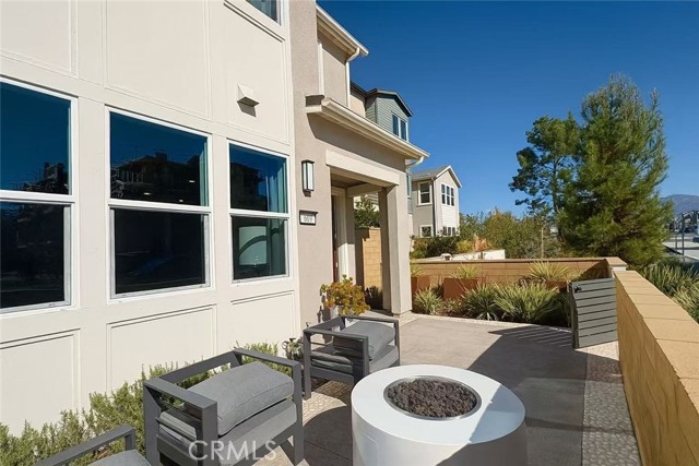 Detail Gallery Image 3 of 10 For 609 Gadwall, Irvine,  CA 92618 - 4 Beds | 3/1 Baths