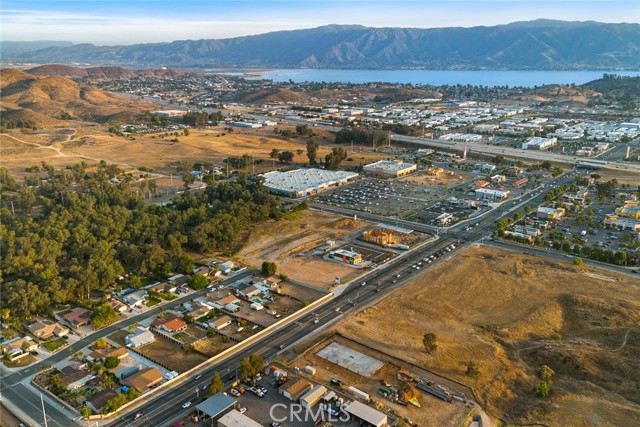 Detail Gallery Image 3 of 32 For 29247 Allan St, Lake Elsinore,  CA 92532 - 3 Beds | 2 Baths