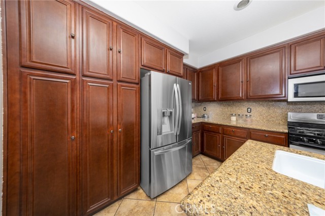 Detail Gallery Image 16 of 42 For 1537 Flamingo, Beaumont,  CA 92223 - 4 Beds | 3 Baths