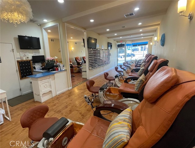 Commercial for Sale in Studio City, California