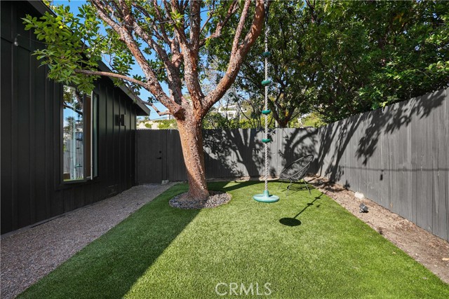 592 Bluebird Canyon Drive, Laguna Beach CA: https://media.crmls.org/medias/3e5c78c5-efb5-4440-86bf-6bdb548df3c0.jpg