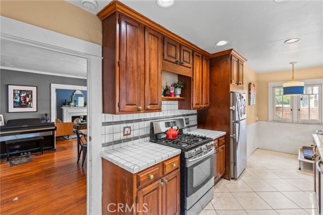 Detail Gallery Image 4 of 29 For 6616 Leland, Los Angeles,  CA 90028 - 2 Beds | 1 Baths