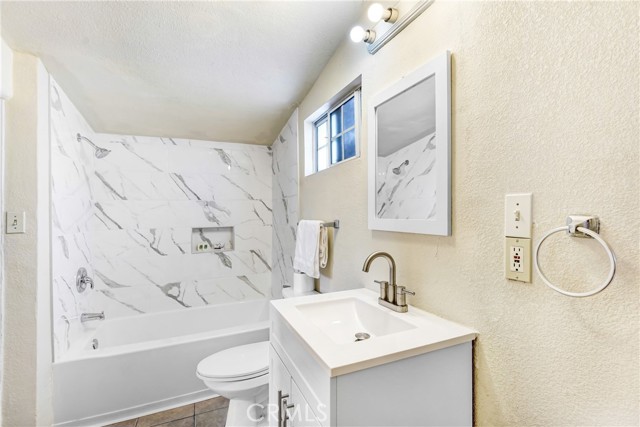 1419 S Redondo Boulevard, Los Angeles CA: https://media.crmls.org/medias/3e5cf976-1e1b-494b-9560-cb3a683043e2.jpg