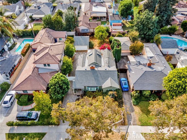 Detail Gallery Image 2 of 27 For 435 S Mariposa St, Burbank,  CA 91506 - 2 Beds | 2 Baths