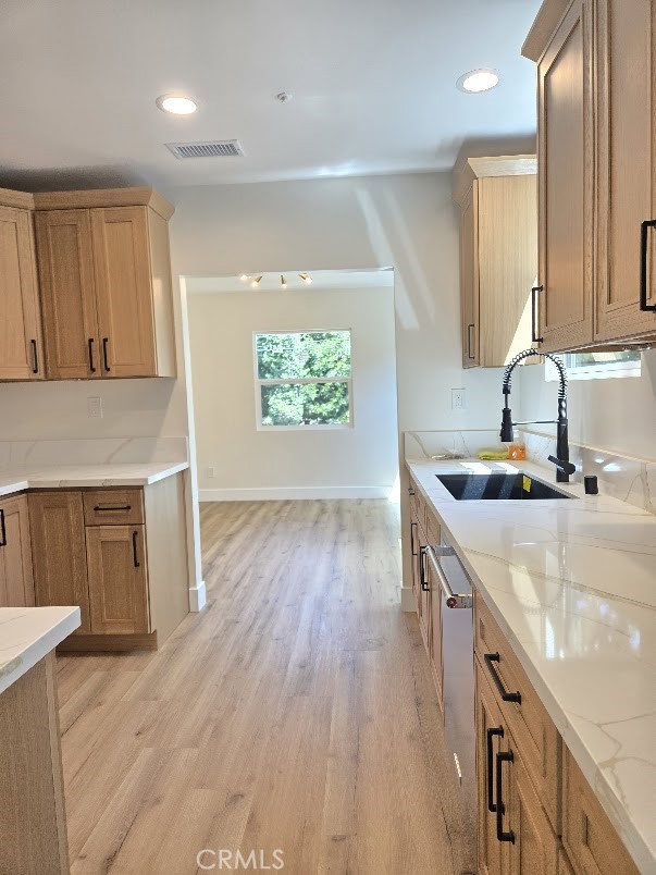 Detail Gallery Image 8 of 15 For 111 Monterey Rd, South Pasadena,  CA 91030 - 3 Beds | 1/1 Baths