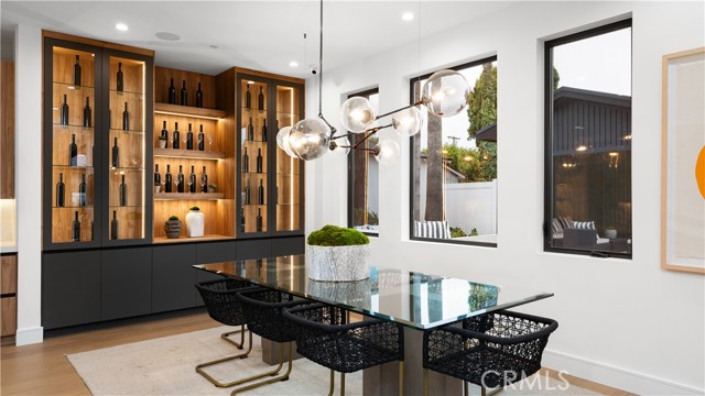 Detail Gallery Image 16 of 41 For 15473 La Maida St, Sherman Oaks,  CA 91403 - 5 Beds | 5/1 Baths