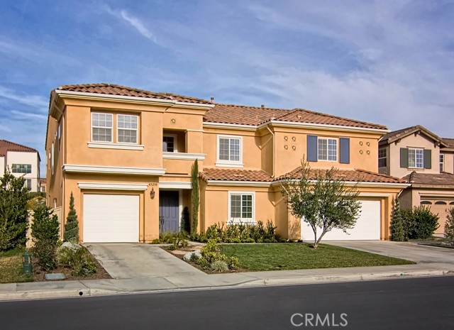 Detail Gallery Image 1 of 38 For 45290 Willowick St, Temecula,  CA 92592 - 4 Beds | 4 Baths