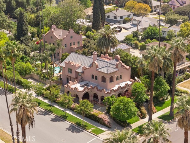 405 W Olive Avenue, Redlands CA: https://media.crmls.org/medias/3e5e1d4c-4712-42f6-8602-bed296272301.jpg